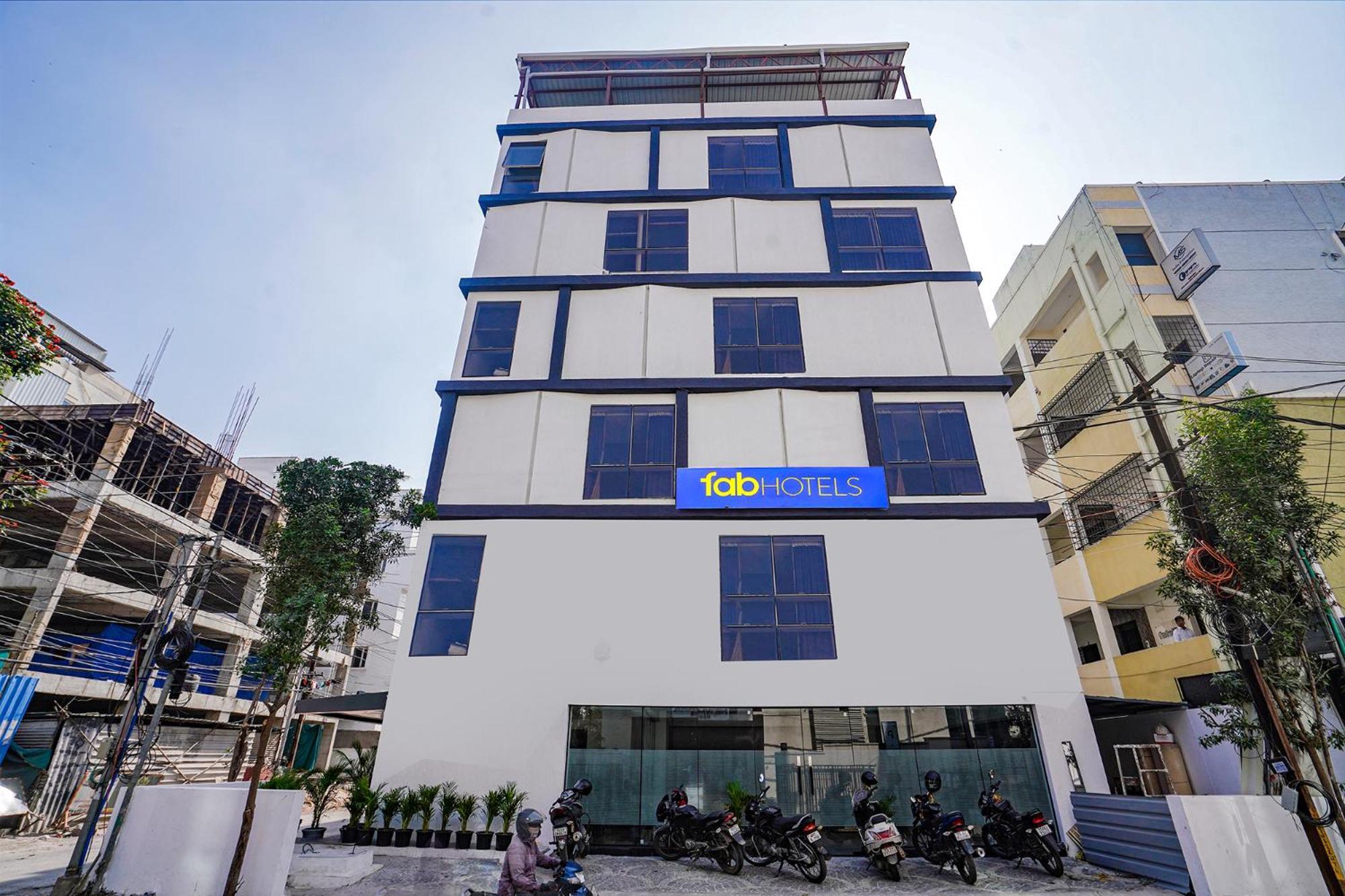 Fabhotel Prime Cloud 5 Studios Hyderabad Exterior photo